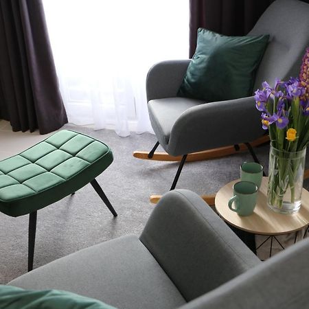 Flora Studio Apartments Korenica Eksteriør bilde