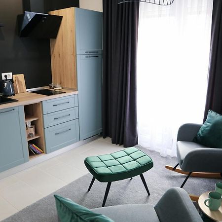 Flora Studio Apartments Korenica Eksteriør bilde